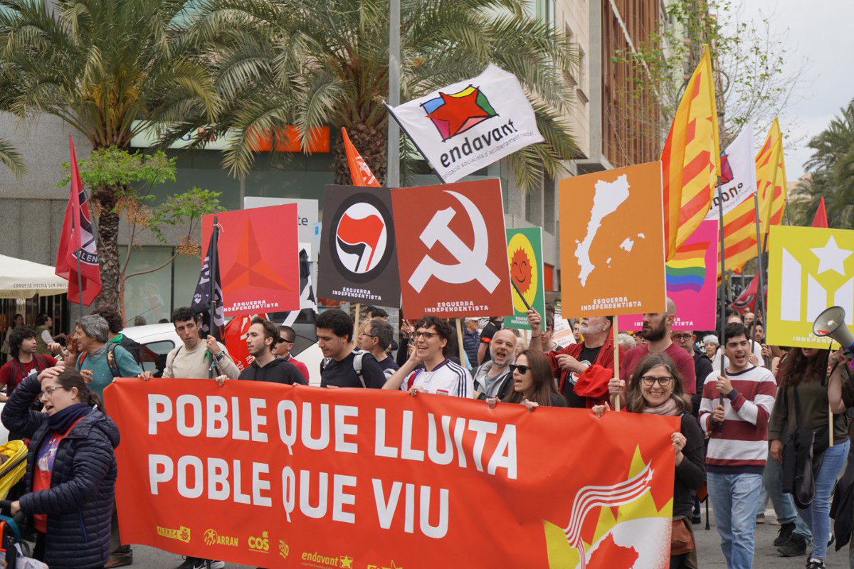 25A| Un poble per construir en la lluita. Recobrem-nos en la nostra unitat!

Renaixerem de les cendres i la riada més fortes i caminant cap a un futur sobirà i lliure.

Som Països Catalans!