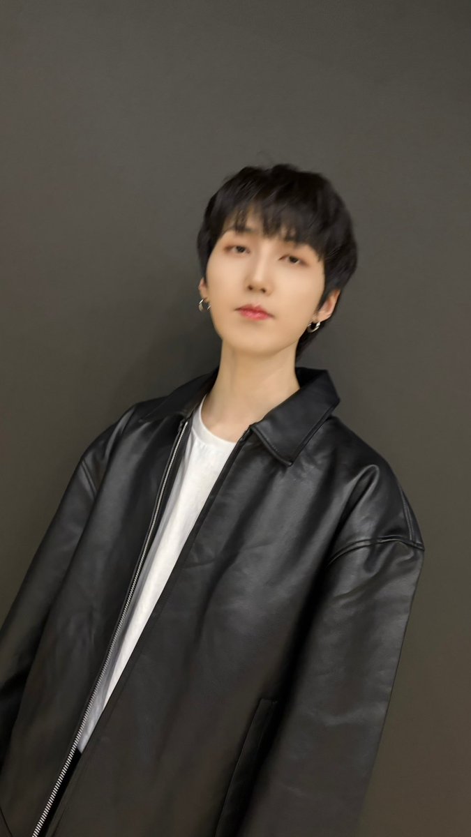 mont_official tweet media