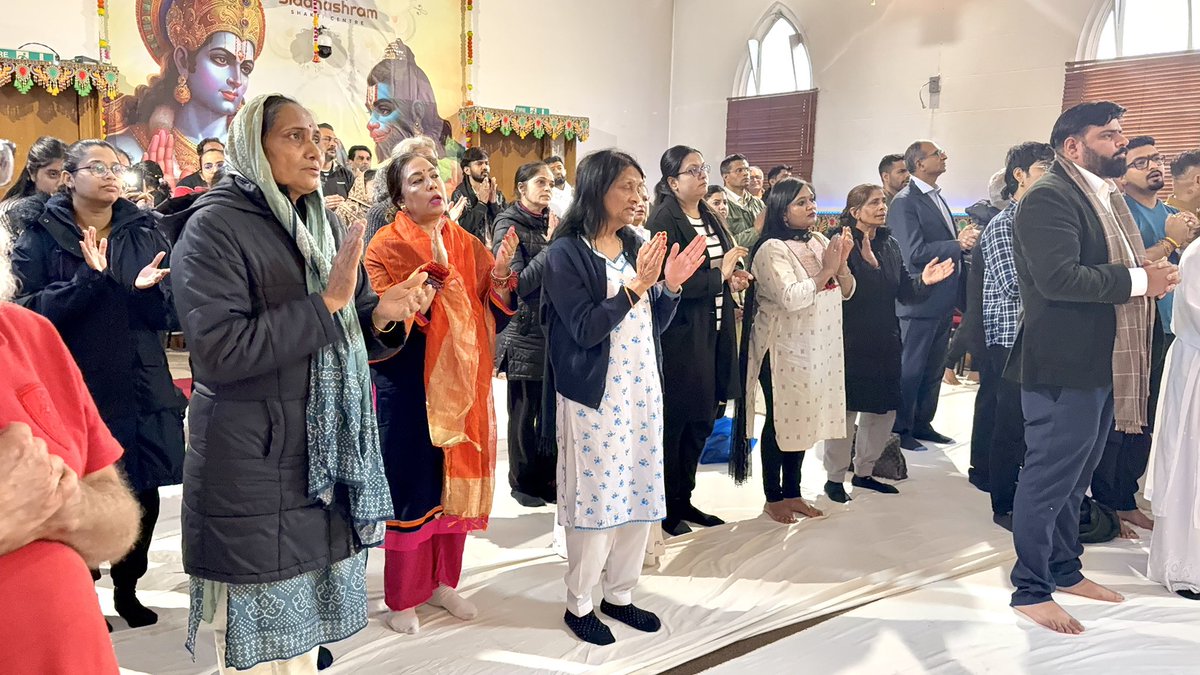 gurudevrkp's tweet image. Thursday 24th April, Siddhashram - Harrow had Prayer for peace with Hanuman chalisa and mantra chanting by HH Shri #Rajrajeshwar Guruji, Cllr #Anjana Patel, Cllr. #Karia, Shri #Samji Patel, Mahesh #Liloriya and many community members attended  For #Pehalgam - Kashmir.
