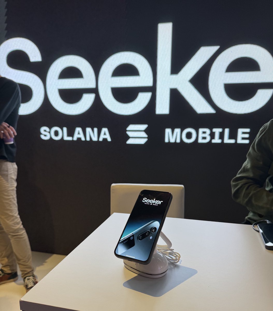 Day 1 at Crossroads! Drop by the Solana Mobile space for a first-look at Seeker on display. 

We’re here all day.