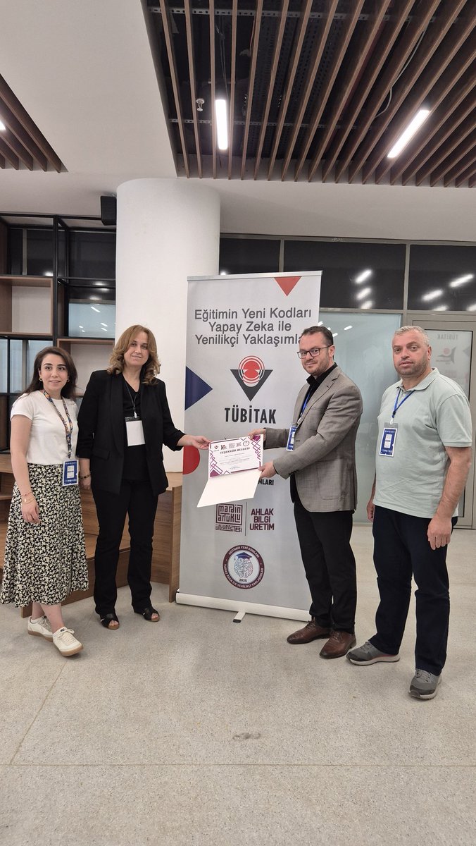 egitiminkodlari's tweet photo. Dr. Öğr. Üyesi Fatma Çağlin AKILLIOĞLU "Bilgi işlemsel düşünme becerilerinin kazandırılması ve öğrenme-öğretme süreçlerinin zenginleştirilmesi" başlıklı sunumunu gerçekleştirdi. Dr. Öğr. Üyesi Fatma Çağlin AKILLIOĞLU'na projeye yaptığı değerli katkılardan dolayı teşekkür ederiz. https://t.co/vKrXvof3Gl