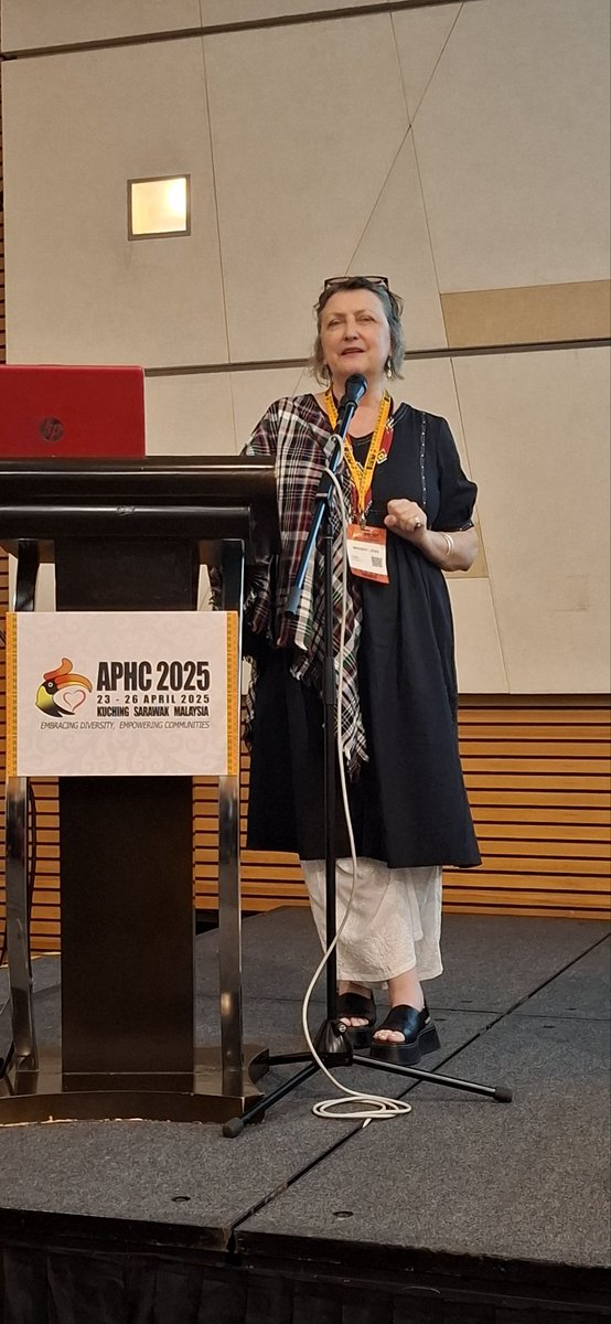 DrLuyirika's tweet photo. Dr @drmhoira at the #APHN #APHC Conference in Sarawak Malaysia. She emphasises the need for #palliativecare specialists to be facilitators and not a barrier to better services. In addition, the importance of spiritual care to address spiritual distress. @APCAssociation https://t.co/OrSYt1Fmfo