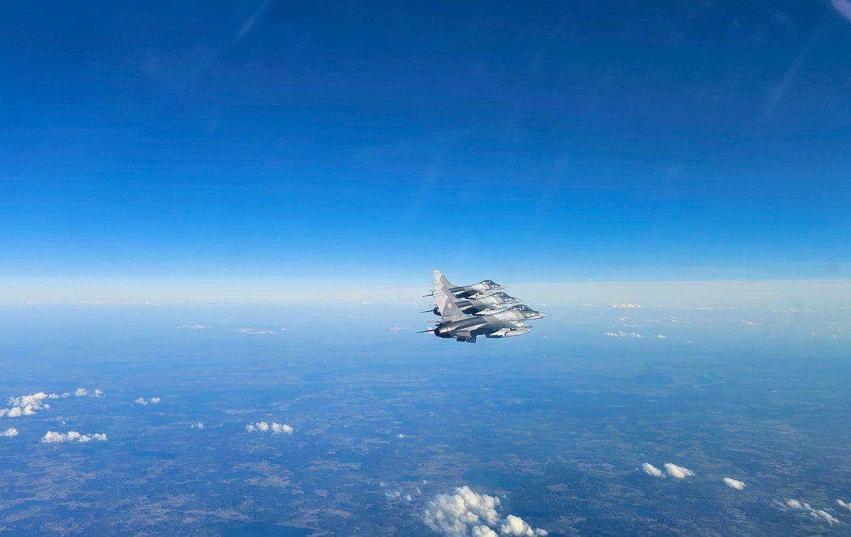 Allies 🇩🇪🇱🇹🇵🇱🇵🇹🇷🇴 &amp; NATO's AWACS demonstrate the dynamic agility &amp; interoperability of #NATO airpower during Ramstein Alloy 25-1

The series of exercises enhance Quick Reaction Alert capabilities in the Baltic region 🇪🇪🇱🇻🇱🇹