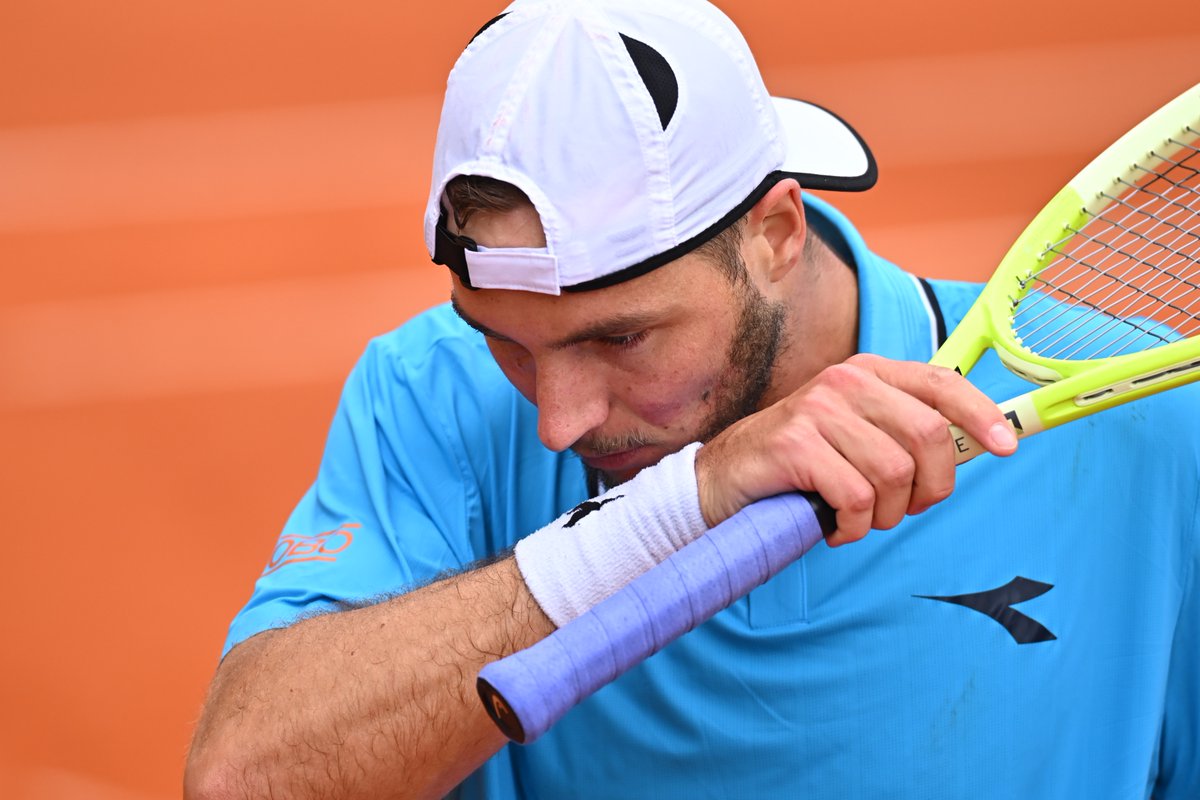 hamburgopenatp's tweet image. 𝐇𝐚𝐩𝐩𝐲 𝐁𝐢𝐫𝐭𝐡𝐝𝐚𝐲, 𝐒𝐭𝐫𝐮𝐟𝐟𝐢! 🇩🇪

This year marks his 15th time competing at the Hamburg Open ATP 500 — a true veteran of the Rothenbaum clay.

Always a fighter, always a fan favorite. See you soon, Struff!

#HamburgOpen #Struff #tennis #birthday