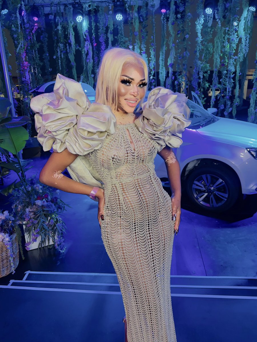 yolandamukondi's tweet photo. Last night’s show was absolutely epic—out of this world! 🚀 I felt like I was in space 🤭. Huge thanks to @safashionweek for the invite and @gertjohancoetzee for an amazing show

Dressed by: @k.moraba_collective @keletsomoraba 
Hair by: @deee_beauty2
Makeup by:  @yolandamukondi 🤭