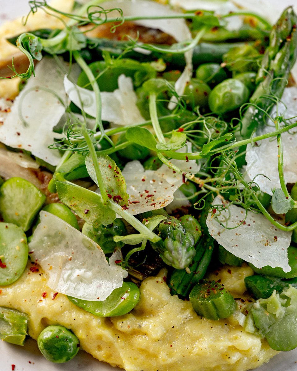 SwanLondon_'s tweet image. Our soft polenta provides the perfect welcome for your weekend. Peas, broad beans, asparagus, baby artichoke, pesto, and pecorino cheese make a memorable meat-free main that’s positively packed full of seasonal flavour.

#springseason #seasonalfood #londonrestaurant #weekendvibe