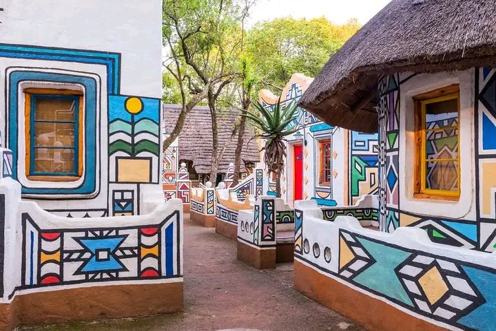 Letstravel65943's tweet photo. Lesedi Cultural Village ⭐️⭐️⭐️⭐️⭐️

For more information click here:

https://t.co/QRVsOZ8P7g
#VATIncrease
#letstravelafrica 
#takethejourneywithUS 
https://t.co/70eSp0ICA4 https://t.co/XVYbhpzWQQ