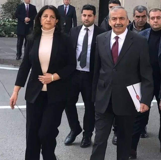 Haber's tweet photo. Doğu Perinçek: "Sırrı Süreyya Önder, kalp rahatsızlığı yaşadığı gün beni ziyarete gelmişti, görüştük.

Abdullah Öcalan kendisine "ABD ve İsrail, Pervin Buldan ile birlikte sizi öldürebilir" demiş." https://t.co/zuqwSQLbtV