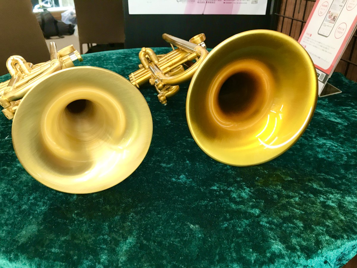 kurosawawind_YH's tweet photo. 《夢の同時展示/在庫!!!》
・ #Taylor Chicago STD
・ #JohnPacker JP by Taylor
本家の #テイラー と
テイラー製マウスパイプ搭載の #ジョンパッカー !!
日本 #トランペット 取り扱い多しと言えども、
この同時展示は中々お目にかかれないでしょう?!
拘りの1本、是非当店で!!
#クロサワ https://t.co/tYTEDWeKhv