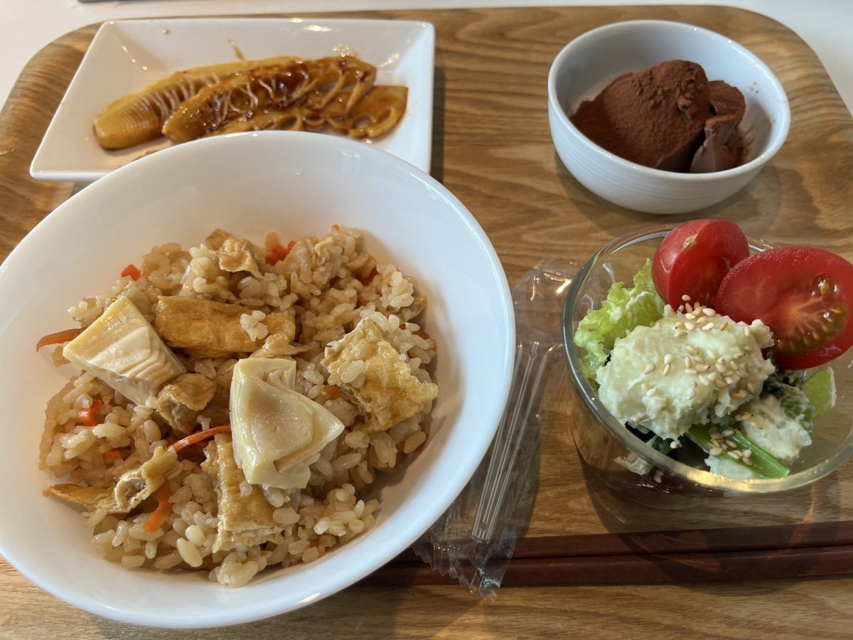 hcZkxpyT9X6nBRq's tweet photo. 知り合いが今千葉県で子供食堂やってるからお腹が空いてる子供達　腹が減ったらここにいくんだ　
おじさんの知り合いは優しいから大丈夫だ気を使わずお腹が空いたら行きなさい
みなさん拡散協力お願いします　一人じゃたいして拡散力ないから
腹が減ってる子供達と親に一人でも知ってもらえるように https://t.co/gmWEwoBFMI