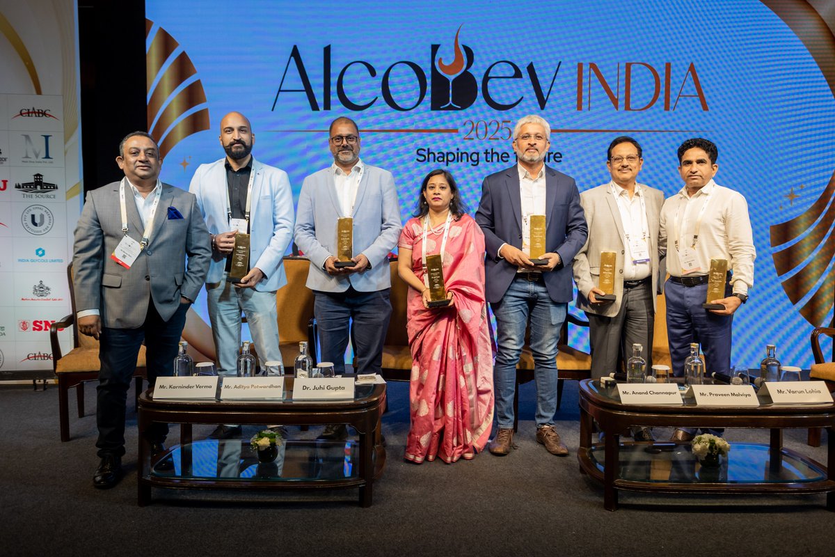 AlcoBevIndia's tweet photo. Unboxing sustainability at #AlcoBevIndia2025! 

From recyclable bottles to smarter materials, the panel—led by Varun Lohia and joined by Praveen Malviya, Anand Channapur, Dr. Juhi Gupta &amp; Aditya Patwardhan—proved that going green isn’t just good, it’s good business. https://t.co/tWz9cIQ3JP
