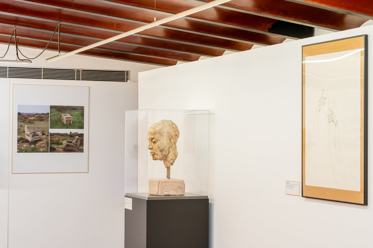 PalauGuell's tweet photo. 🖼️ Visita a les golfes del Palau l'exposició «Obres de la col·lecció de la Fundació Güell».

🧑‍🎨 És la primera vegada que una selecció acurada d’obres d'aquesta col·lecció d’art contemporani s’exposa en un espai tan singular i lligat a la família Güell.

ℹ️ https://t.co/ukz86OpJqX https://t.co/EE8AGpAm61