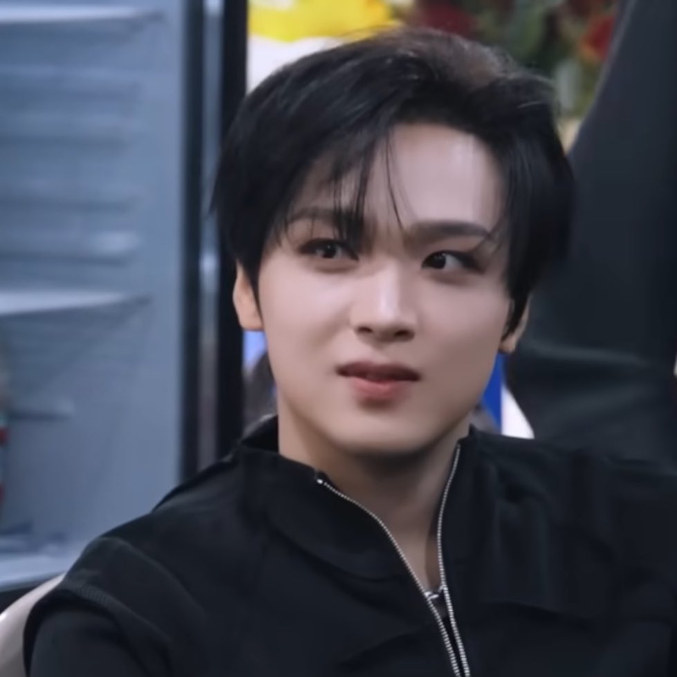thinkofhc's tweet photo. thinking about this haechan https://t.co/Iqo8OTDEHT