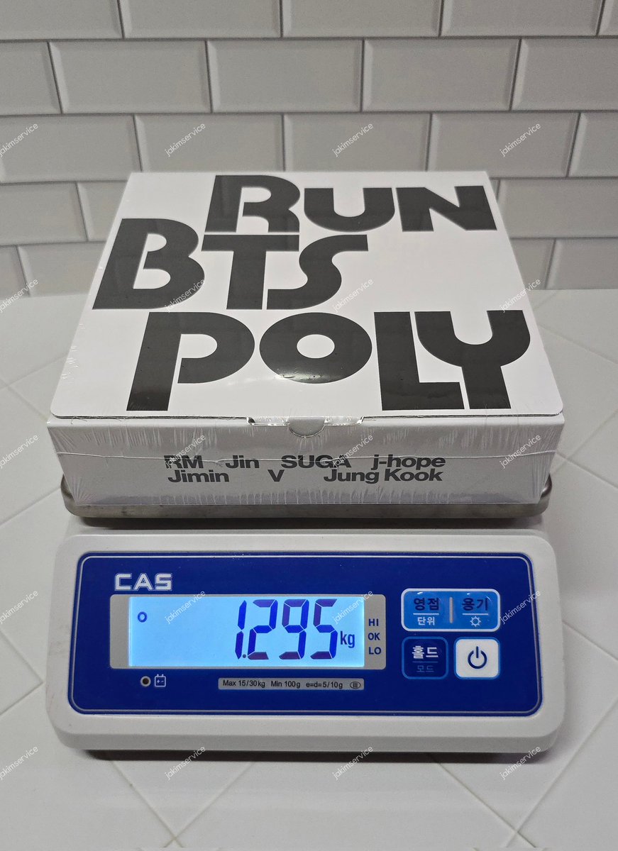 jakimservice's tweet image. RUN BTS POLY HIGHLIGHT PACKAGE
방탄 폴리 패키지 

Weight  1295g
kpacket available 🥰

#BTS #BTSRUN
#BTSMERCH #KADDY