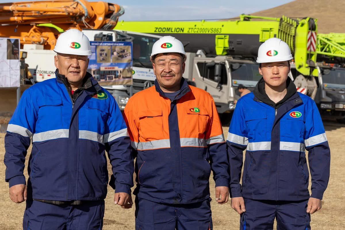 Багахангай-Хөшигийн хөндий чиглэлийн төмөр замын бүтээн байгуулалтыг ирэх аравдугаар сараас өмнө ашиглалтад оруулахаар төлөвлөж байна. "Эрчист Монгол" ХХК-ийн харьяа төрийн өмчит, уул уурхайн бус аж ахуйн нэгжүүдийн хөрөнгө оруулалтаар санхүүжүүлж, 15 жилийн хугацаанд хөрөнгө