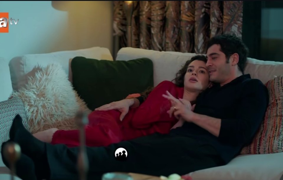 Kırmızıyla siyahın bütün olduğu bazı anlar vardır 

#BirGeceMasalı #MahCan