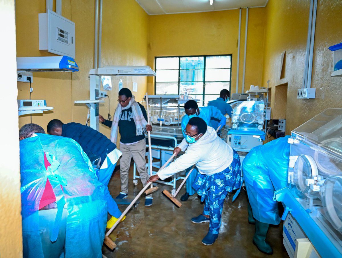 MIBILIZI Hospital (@mibilizih) on Twitter photo None kuwa 25/04/2025, abakozi b’ibitaro bya #Mibilizi bazindutse bakora umuganda rusange ngaruka kwezi waranzwe no gukora amasuku mu bice bitandukanye bigize inyubako z’ibitaro.
Iki gikorwa kitabiriwe kinagenda neza.<a href="/RwandaHealth/">Ministry of Health | Rwanda</a> <a href="/RusiziDistrict/">Rusizi District</a> <a href="/Nishimwejuvenal/">Nishimwe juvenal</a> <a href="/rusiziradio/">Radio Rusizi FM 101.8</a> None kuwa 25/04/2025, abakozi b’ibitaro bya #Mibilizi bazindutse bakora umuganda rusange ngaruka kwezi waranzwe no gukora amasuku mu bice bitandukanye bigize inyubako z’ibitaro.
Iki gikorwa kitabiriwe kinagenda neza.<a href="/RwandaHealth/">Ministry of Health | Rwanda</a> <a href="/RusiziDistrict/">Rusizi District</a> <a href="/Nishimwejuvenal/">Nishimwe juvenal</a> <a href="/rusiziradio/">Radio Rusizi FM 101.8</a>