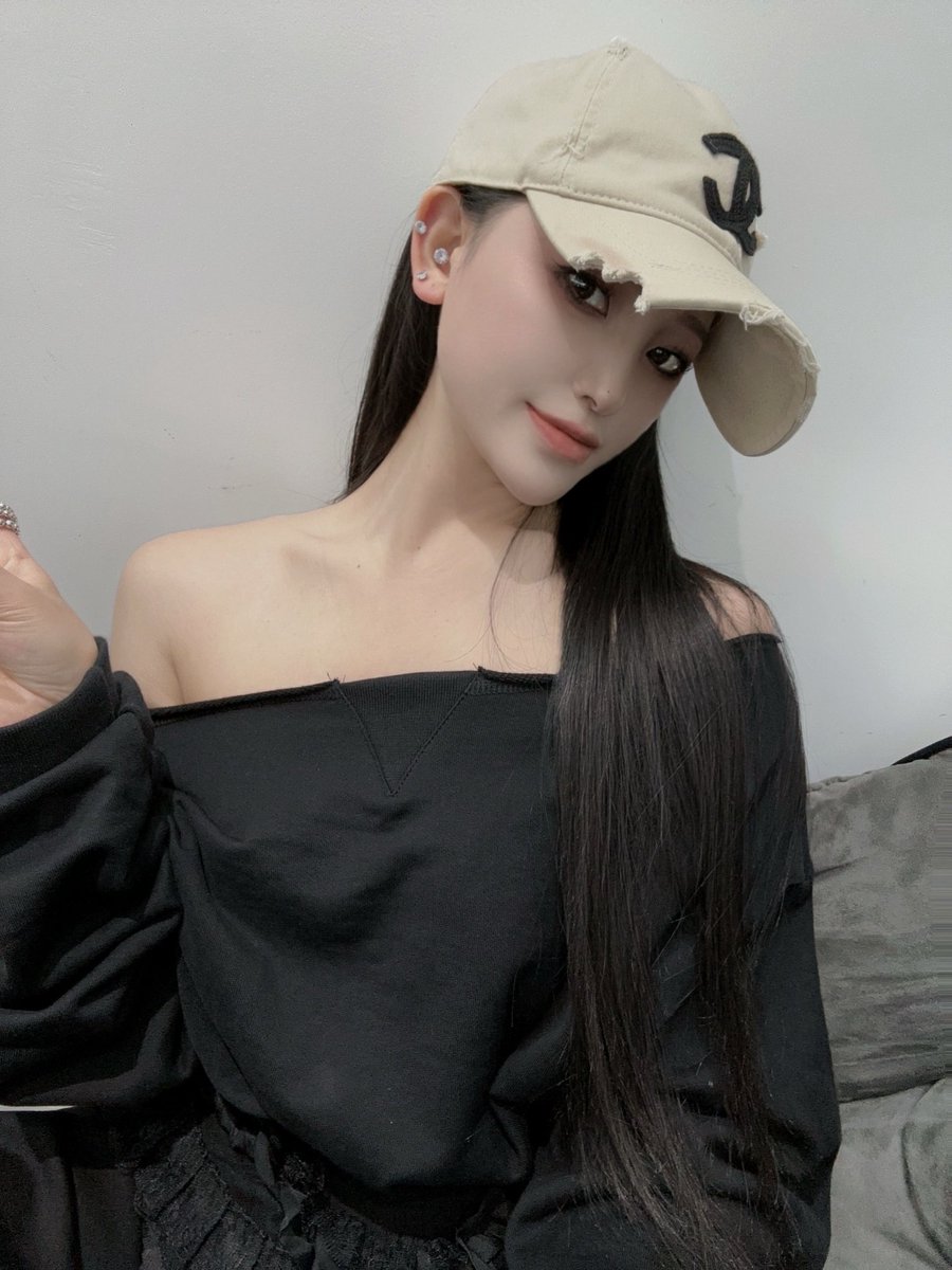 chenyon97098944's tweet photo. 当大人太没有意思了 我喜欢当小孩 https://t.co/pKJAaj2Y7O