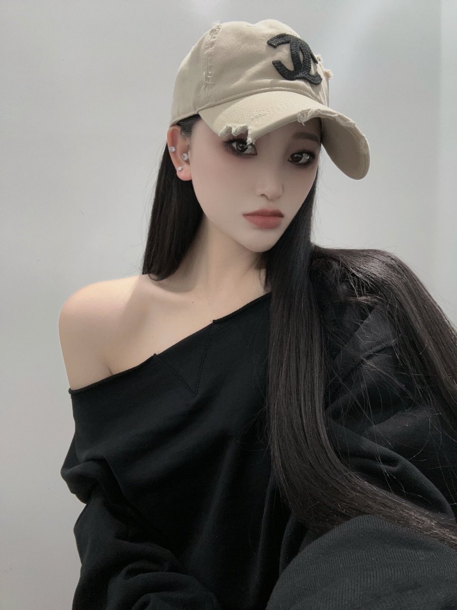 chenyon97098944's tweet photo. 当大人太没有意思了 我喜欢当小孩 https://t.co/pKJAaj2Y7O