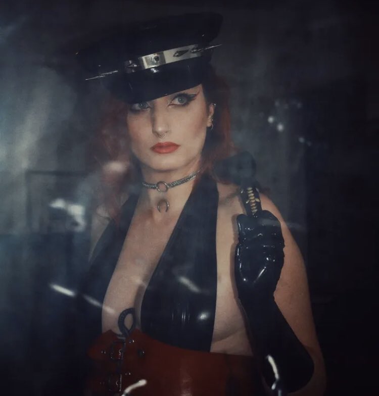 Miss this beauty 
<a href="/ezhraa_fire/">𝕰𝖟𝖍𝖗𝖆𝖆 🗡</a>