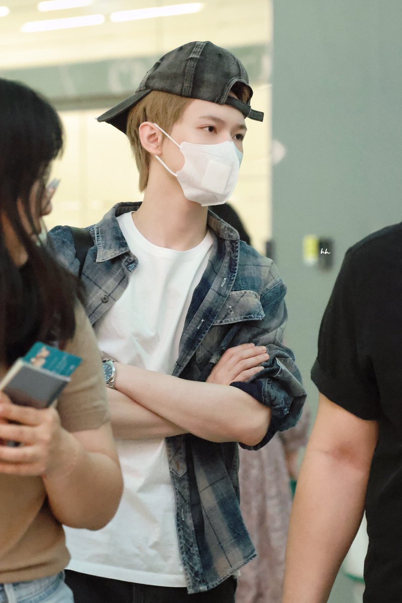 _Fleur1122's tweet photo. 250425 ICN🛫

#천러 #CHENLE #辰乐
#NCT #nctdream https://t.co/KoRIH2FCKR
