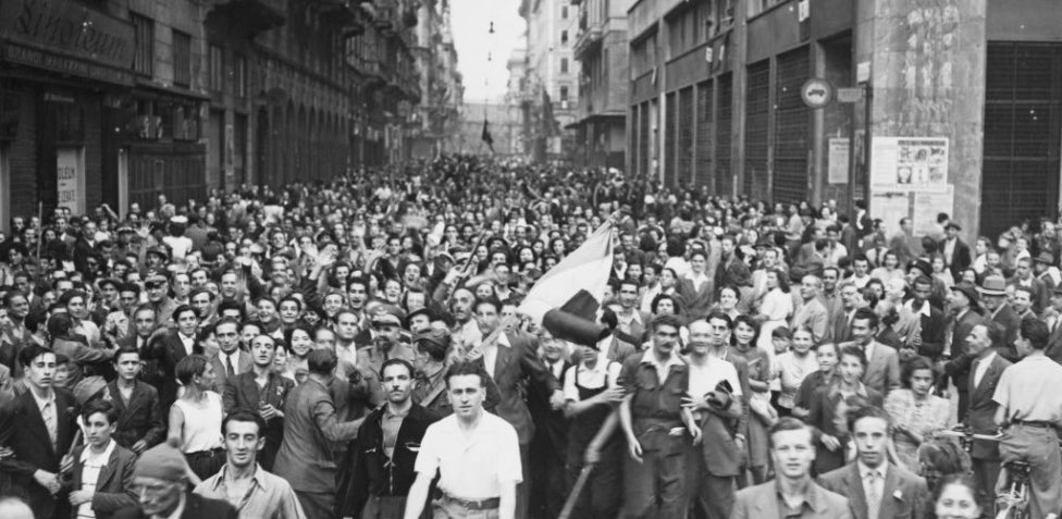 La festa della Liberazione dal nazifascismo va celebrata con convinzione.
Il 25 aprile di 80 anni fa le forze alleate e i partigiani liberarono il mondo, a carissimo prezzo, dalla peggiore specie di sapiens che la terra abbia mai visto. #FestaDellaLiberazione