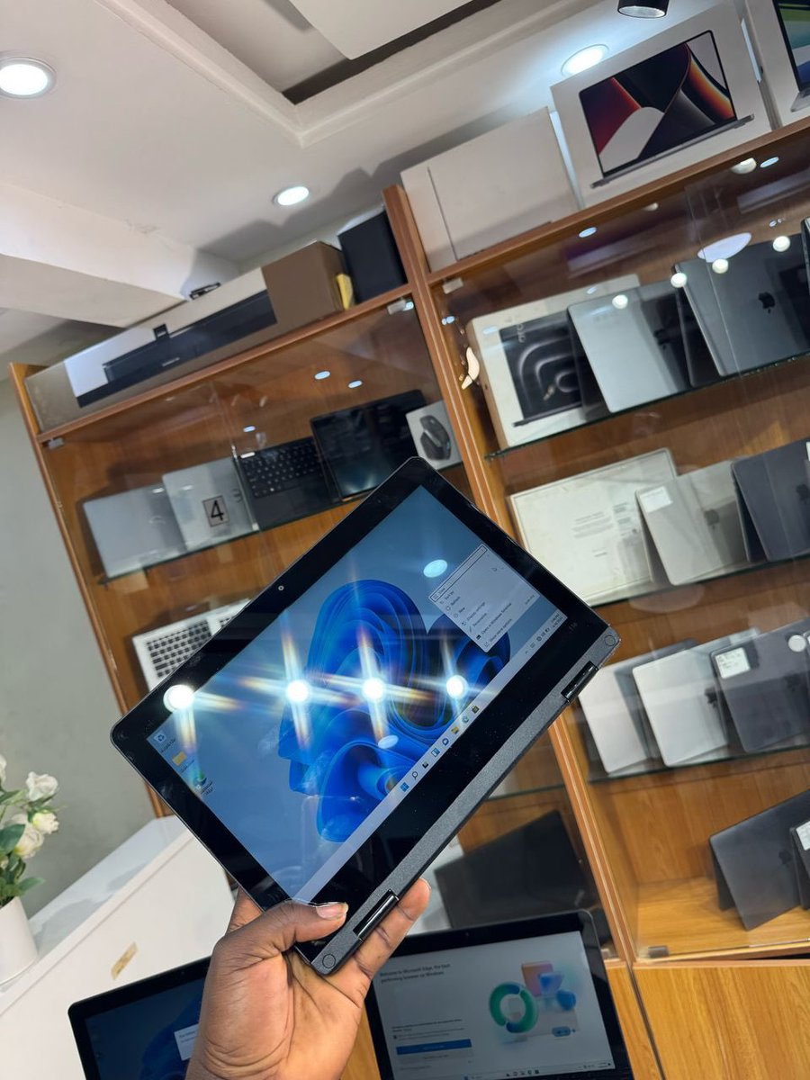 wtf_rema's tweet photo. *LENOVO THINKPAD 11E YOGA Gen 6*
 (8th Generation)
PROCESSOR
Intel®️ Core™️ m3-8100Y | Base @1.10GHz | Max Turbo @3.40GHz 
•11.6" inches  
•8GB Ram
•256GB SSD
•GRAPHICS: Intel®️ UHD Graphics 615(4gb)
•Wins 11 Pro
•TouchScreen 
•X360°
•Charger 🔌

GHC 3.3k
☎️0241636577 https://t.co/DWbn2OjPDw
