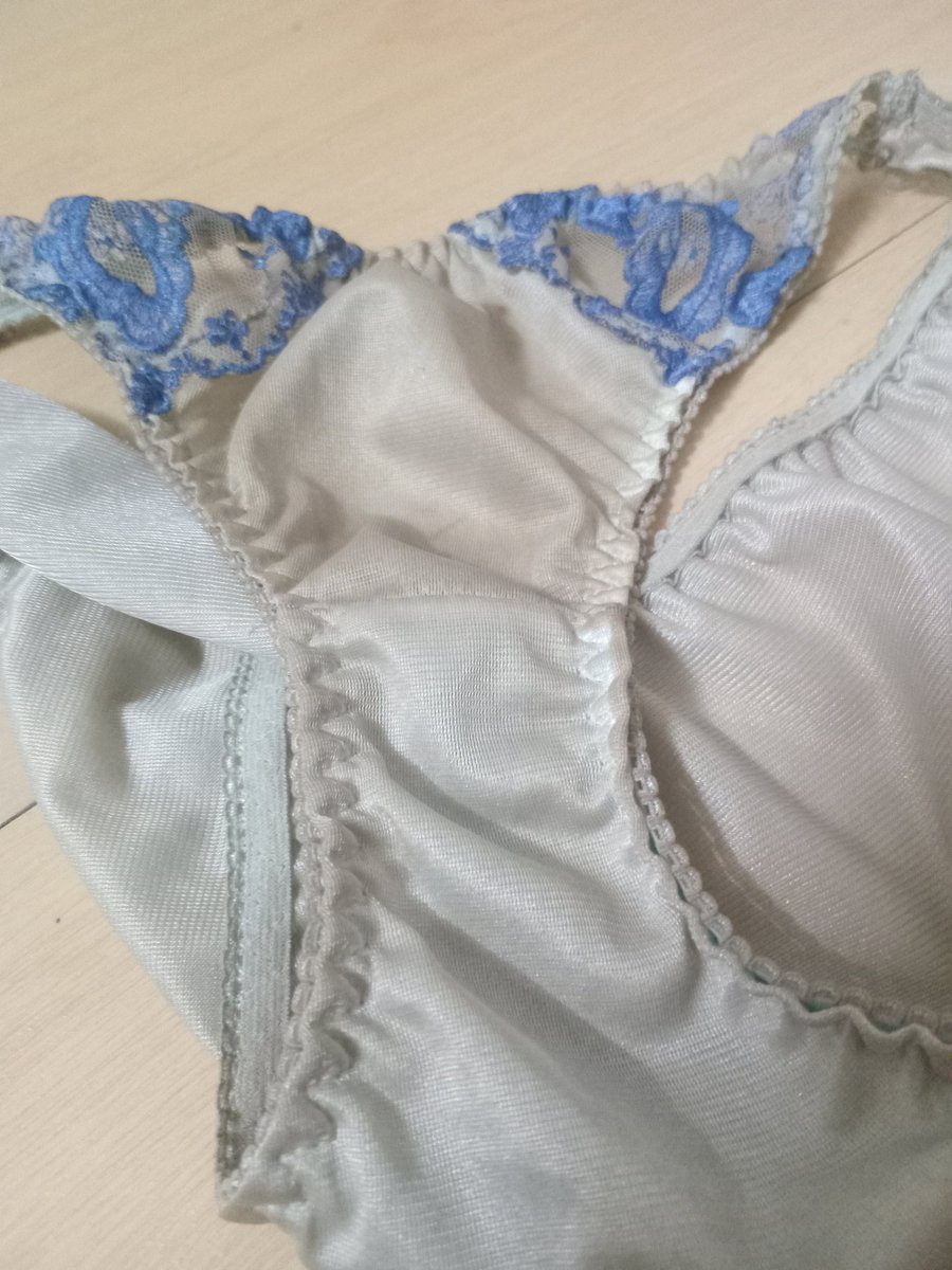 ถอดใหม่ๆหอมสดชื่นไม่เชื่อมาลองดมดูได้นะคะ