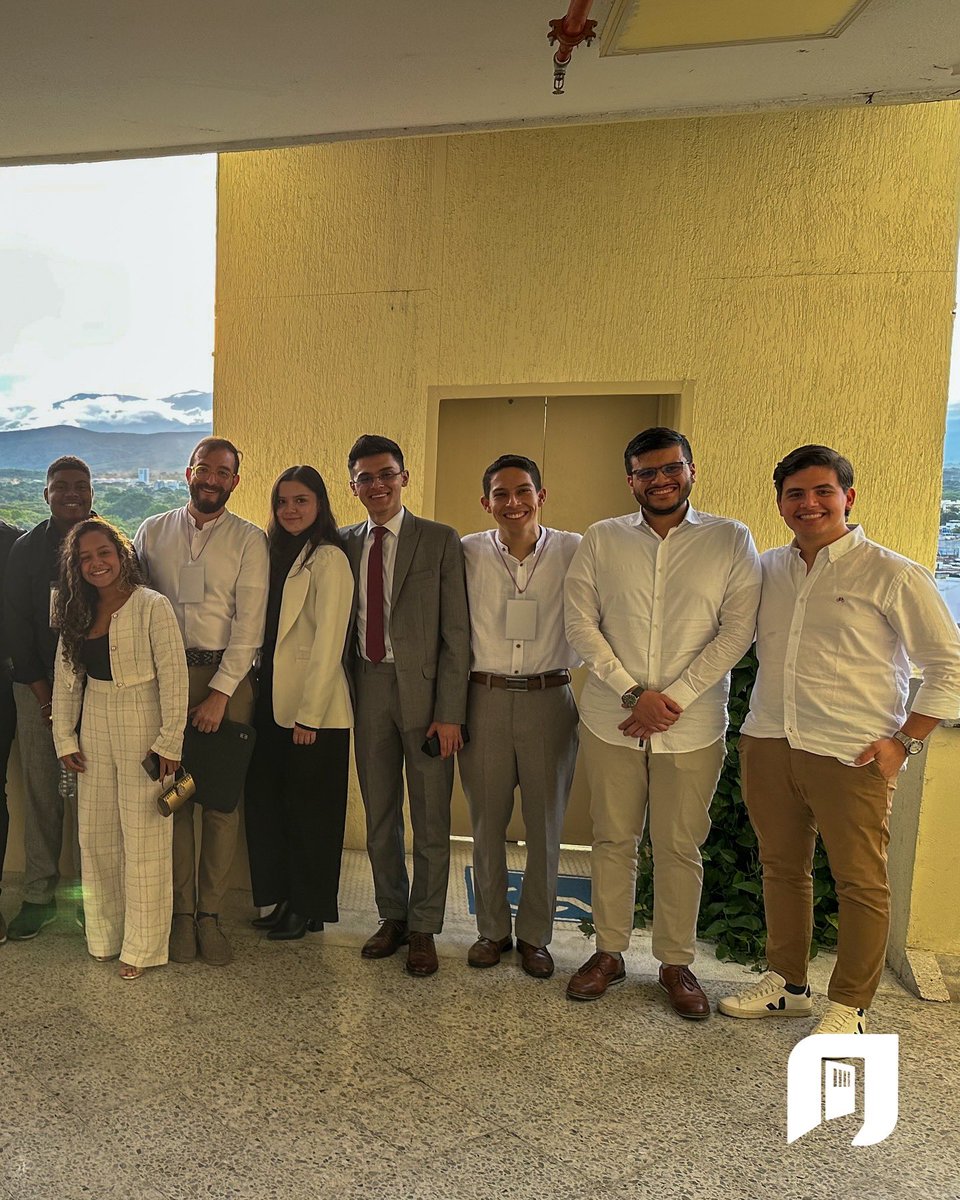 UltimaRatioUC's tweet photo. #AbreLaPuerta | Esta fue nuestra participación como Semillero #UltimaRatio en representación de la @udecaldas en el 1° Concurso de Dogmática Penal y Litigación Oral que realizó la @USCOoficial en la Ciudad de Neiva. ⚖️📚 https://t.co/iKIpkKOsF8