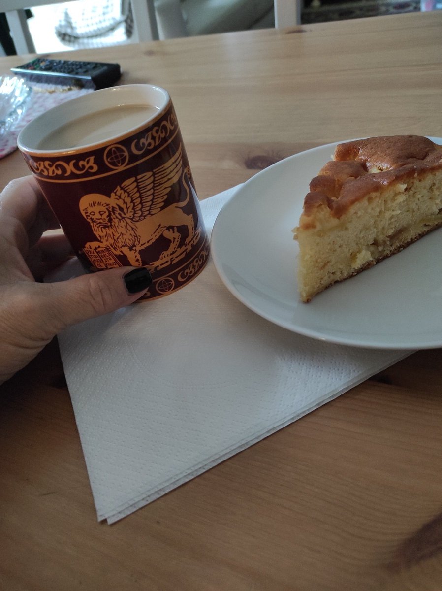 Buon San Marco 🦁🦁🌹🌹❤️

Son contenta che piove 😂😂😂in piazza c'è Veltroni 🤮🤮🤮