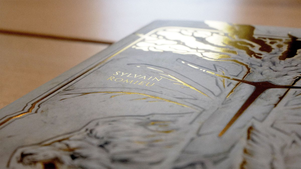 Nous étions à un jour près de lancer l'ouvrage de Sylvain Romieu, auteur du livre Elden Ring, le jour de sa naissance ! 
On y était presque :)
Nous en profitons tout de même pour lui souhaiter un très joyeux anniversaire. 🎂