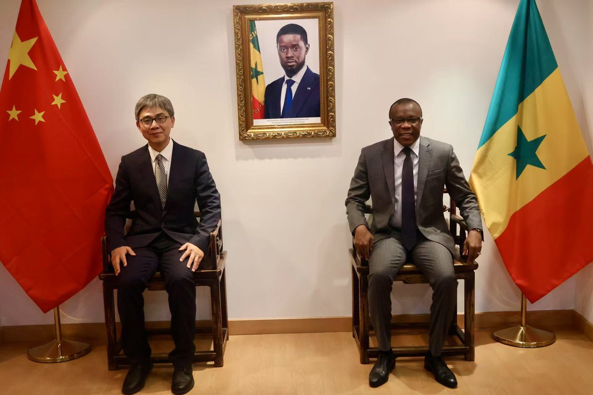I was very pleased to welcome H.E Li Zhigang new designated Ambassador  <a href="/ChineAmbassade/">Ambassade de Chine au Sénégal</a> of #China to #Senegal. Ambassador Li is very familiar with African issues &amp; we have discussed on strengthening the excellent strategic partnership between our two countries for our benefit.