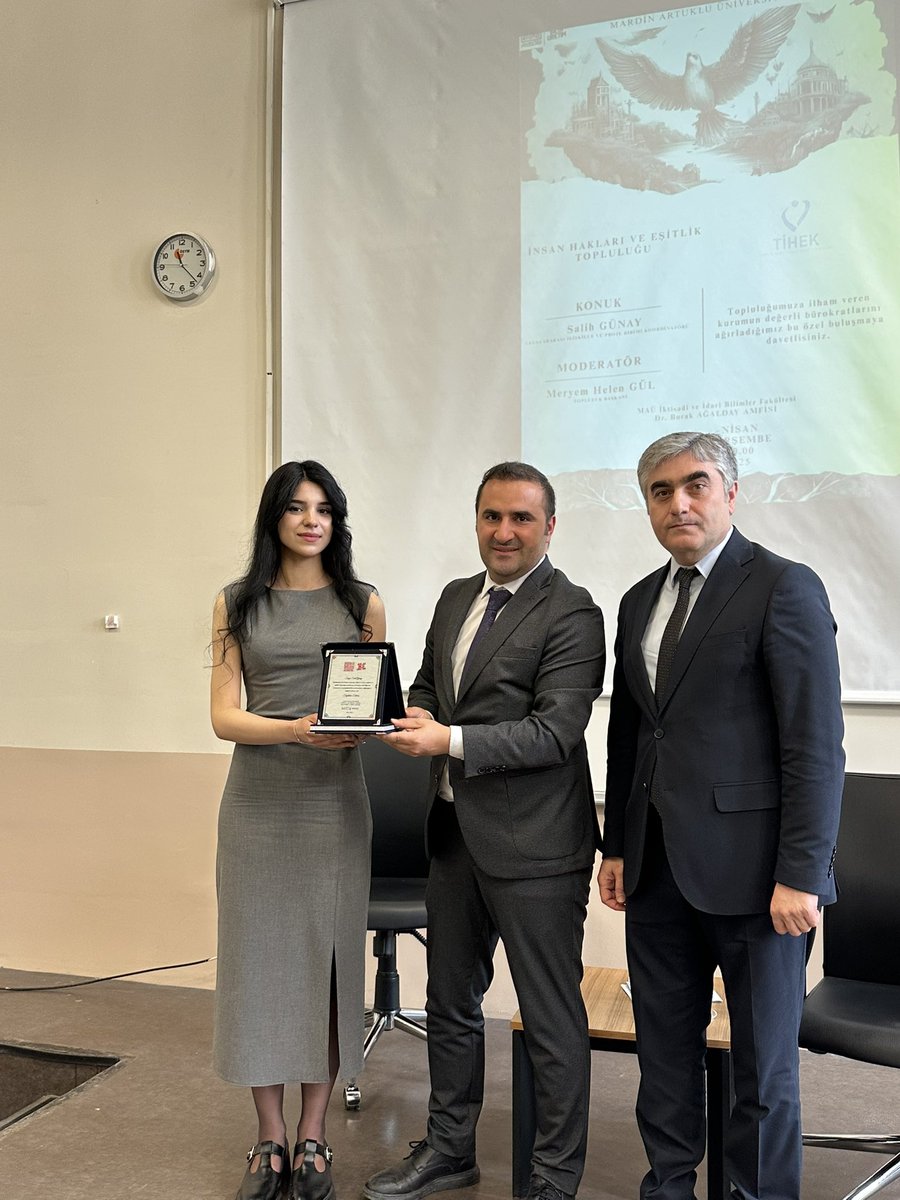 MAÜ İİBF (@mau_iibf) on Twitter photo Fakültemiz İnsan Hakları ve Eşitlik Öğrenci Topluluğu, ilk etkinliğinde topluluğumuza ilham veren Adalet Bakanlığı Türkiye İnsan Hakları ve Eşitlik Kurumu (TİHEK) bürokratlarını ağırladı.
Haberimizin detayları için👇👇
artuklu.edu.tr/tr/iktisadi-ve…
<a href="/ylmazdemirhan/">Yılmaz Demirhan</a>
<a href="/SbuiArtuklu/">MAÜ Siyaset Bilimi ve Uluslararası İlişkiler</a> Fakültemiz İnsan Hakları ve Eşitlik Öğrenci Topluluğu, ilk etkinliğinde topluluğumuza ilham veren Adalet Bakanlığı Türkiye İnsan Hakları ve Eşitlik Kurumu (TİHEK) bürokratlarını ağırladı.
Haberimizin detayları için👇👇
artuklu.edu.tr/tr/iktisadi-ve…
<a href="/ylmazdemirhan/">Yılmaz Demirhan</a>
<a href="/SbuiArtuklu/">MAÜ Siyaset Bilimi ve Uluslararası İlişkiler</a>