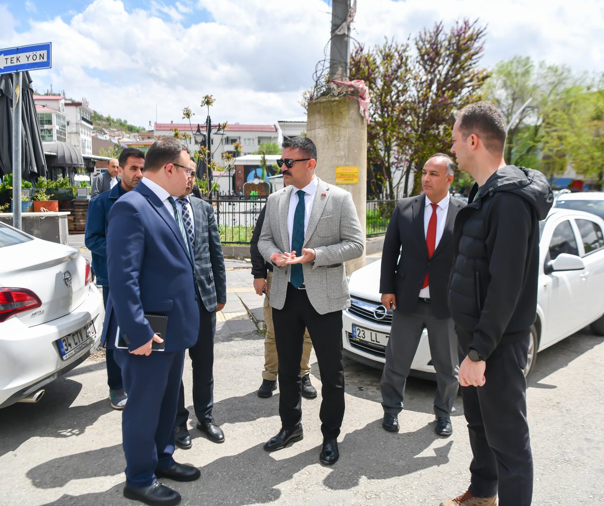 Kentimize yakışır bir kent meydanı ve belediye hizmet binası kazandıracağız.