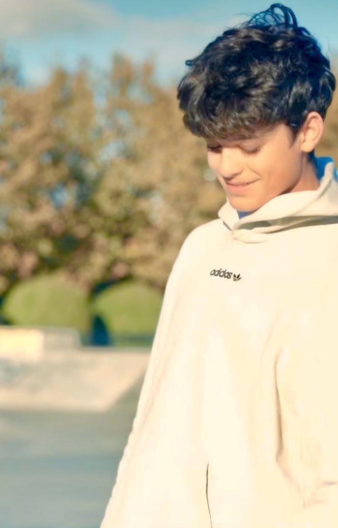 Hey <a href="/istbarosu/">İstanbul Barosu</a>,
Evrensel bir hukuk kuralı var bilir misiniz?

“Mağdur olan  öldürülen taraftır.”
 Çünkü yaşam hakkı elinden alınmıştır. 

Sizin haklarını savunduğunuz sözde “SSÇ”ler, ayı gibi yiyip içip yatıyorlar. 

Mattia Ahmet hayatta değil. 

Biraz merhamet, biraz vicdan, ha