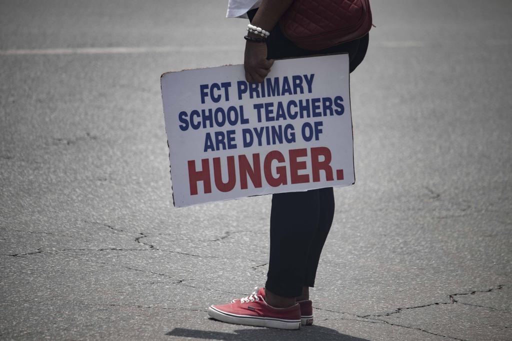 Cishaya1's tweet photo. Flash Photographs from protest by workers of FCT Area councils.
It is no longer news that workers from the six area councils are on strike for a month now.  They came out in mass to protest matching from Labour house to the office of the minister of FCT.
24th April, 2025. https://t.co/WV6aaO6J43
