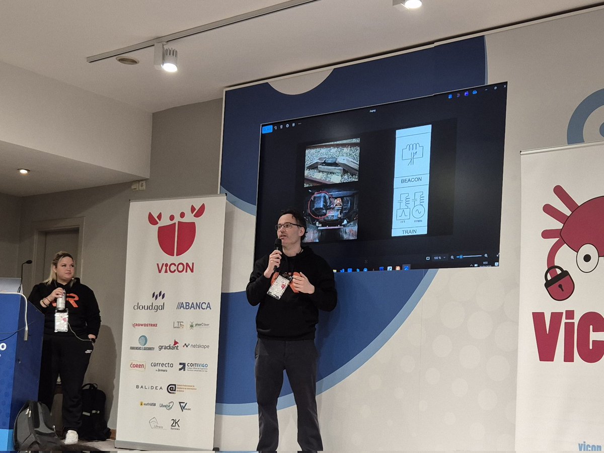 ¡Arranca <a href="/ViCONgal/">viCON</a> por todo lo alto!
<a href="/TaiksonTexas/">David Meléndez</a> y <a href="/constrainterror/">Gabs</a> con Dark Territory II
🚅🚅🚅🚅🚅🚅🚅🚅
Y sirviendo Monster 🤪