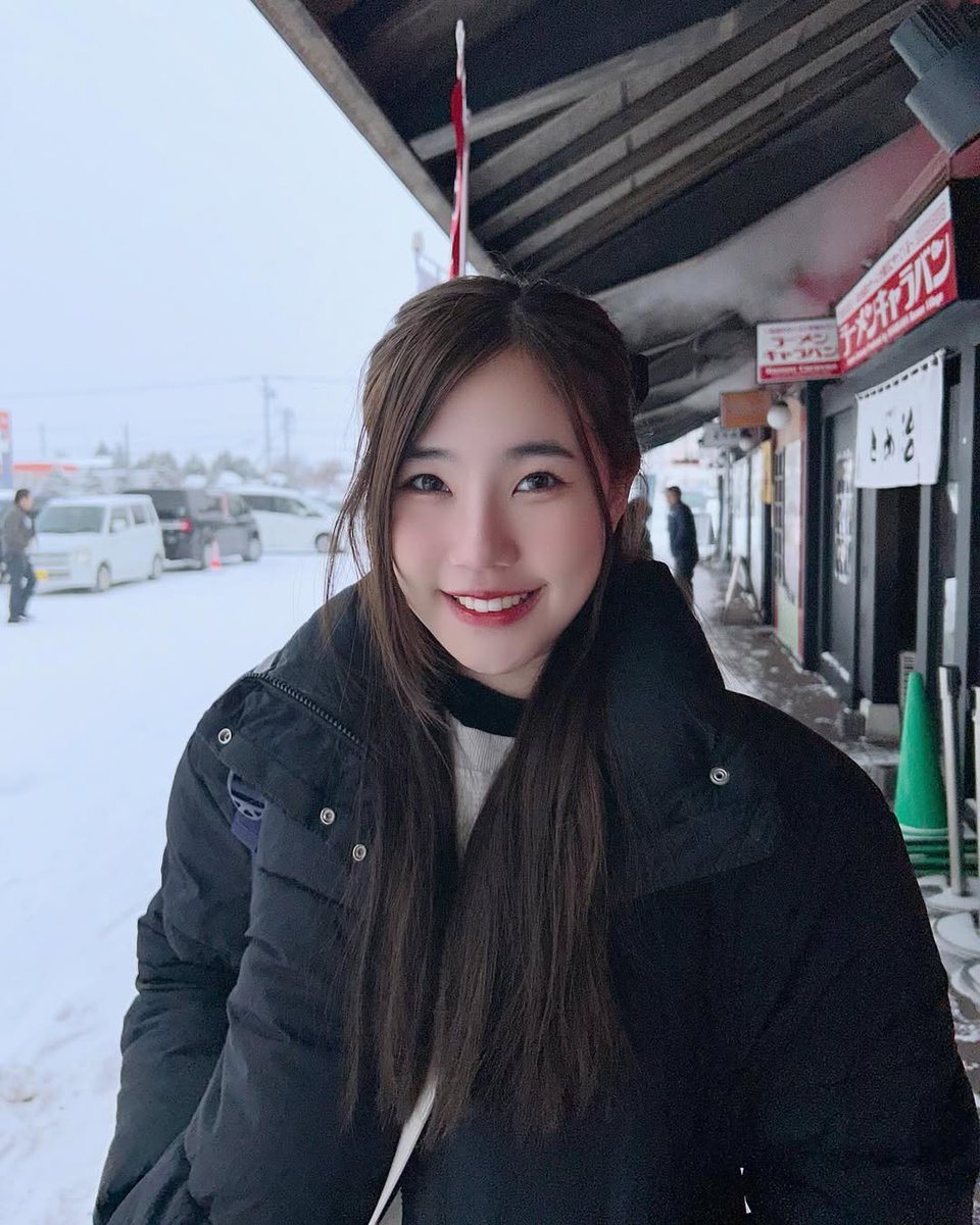 ahou_kritsakorn's tweet photo. ซินซิน - ไอรดา ธวัชผ่องศรี อดีตเมมเบอร์ วง #BNK48 รุ่นแรก (@cincinirada | #CincinIrada) จากค่ายเพลง @homerunmusicTH (ในเครือ @MuzikMove)
#MuzikMove #HomeRunMusic #HomeRunGirls https://t.co/vEgkWa9YEM