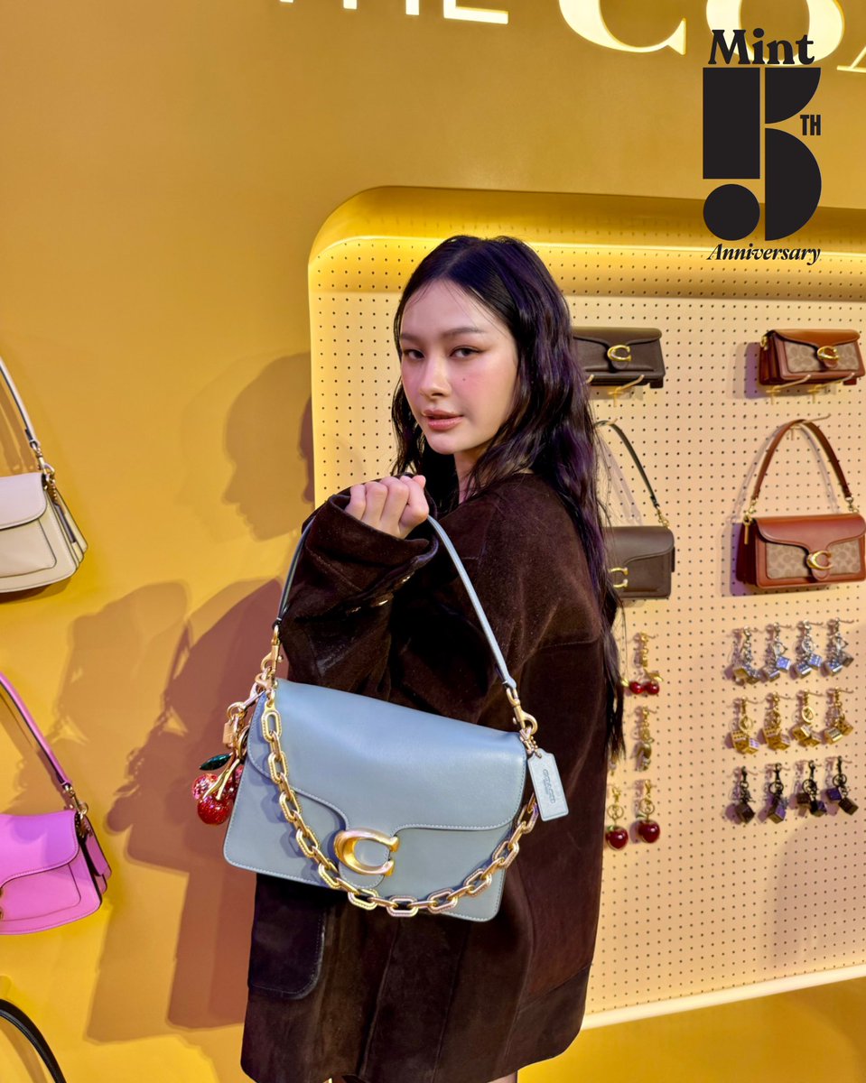 #MintReports พาชมความสวยสาว #มิ้ลค์พรรษา ส่งลุคสุดคูลพร้อมกระเป๋าทรงสวยจาก Coach อย่าง Tabby Bag ที่เห็นแล้วต้องหลงรัก💚

MILKPANSA X COACH
#CoachNY
#MilkPansa
#MintMagTH