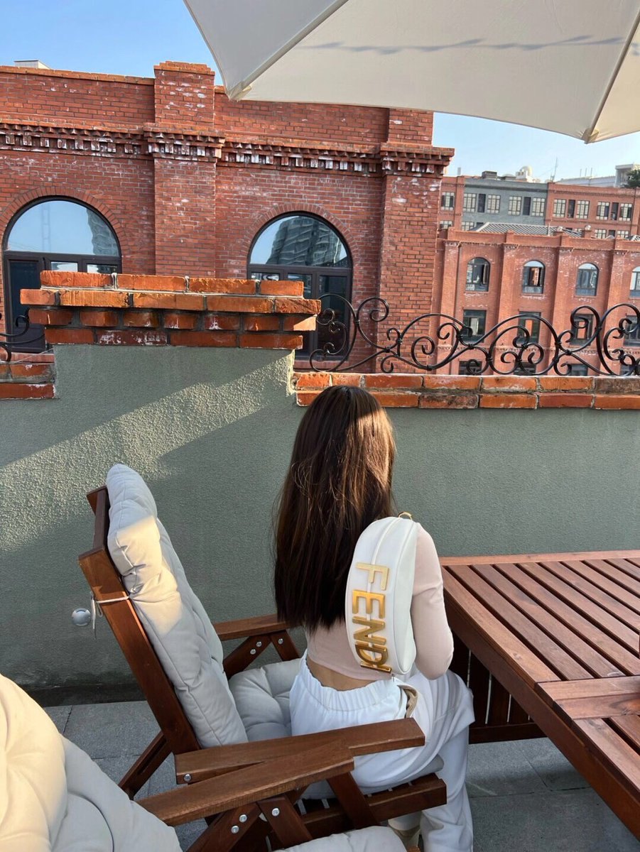 wangsiqi1688's tweet photo. Please say it out loud if you love me. https://t.co/17hYXKAaX2