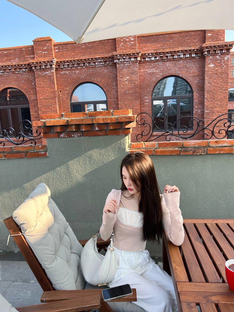 wangsiqi1688's tweet photo. Please say it out loud if you love me. https://t.co/17hYXKAaX2