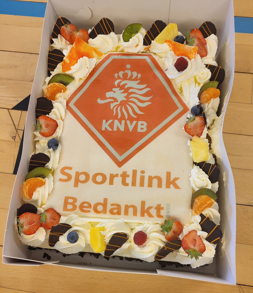 Leuke verrassing van de <a href="/KNVB/">KNVB</a> 
Op naar een nog langere samenwerking. 🤝 #samenwerking #KNVB #sportlink