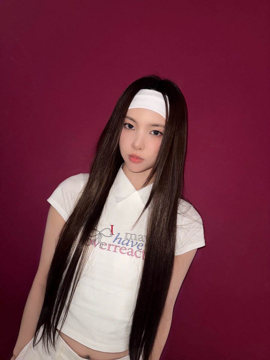 ILLIT_twt's tweet photo. 잇츠라이브 🎤🎵

#YUNAH #윤아 #ILLIT #아일릿 https://t.co/lRHR8ZejOm