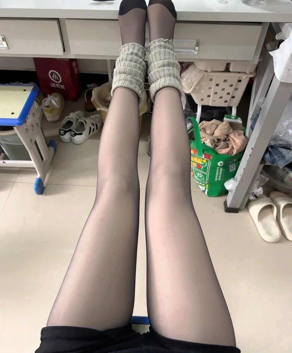 明天就要检验帅哥py的几把和技术咯  要不要穿黑丝呢  怎么还有点小紧张  你们都希望自己的py第一次见面怎么穿 https://t.co/Zf3oEGGHN0