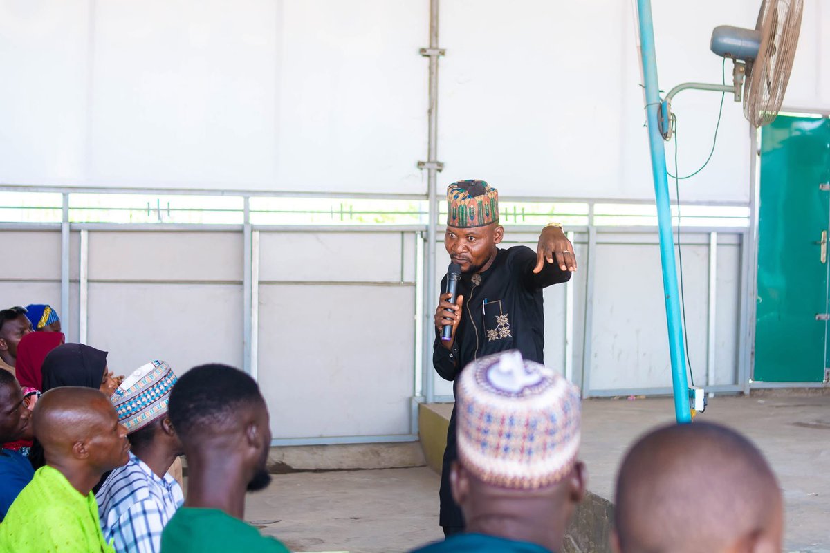 MuktarShagaya's tweet photo. As part of our ongoing commitment to human capacity development, the Entrepreneurship Development Initiative (EDI) Programme—implemented in collaboration with SMEDAN and Two-4 Seven Modernize Limited—reinforces the Renewed Hope Agenda of President Bola Ahmed Tinubu GCFR. https://t.co/iVjPW3pqJK