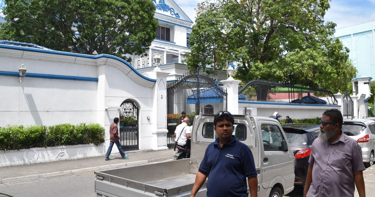 Three Supreme Court justices were unjustly suspended in the Maldives. 

The Maldives government should immediately reinstate them and cease other efforts to undermine judicial independence.
 trib.al/1IwViXT