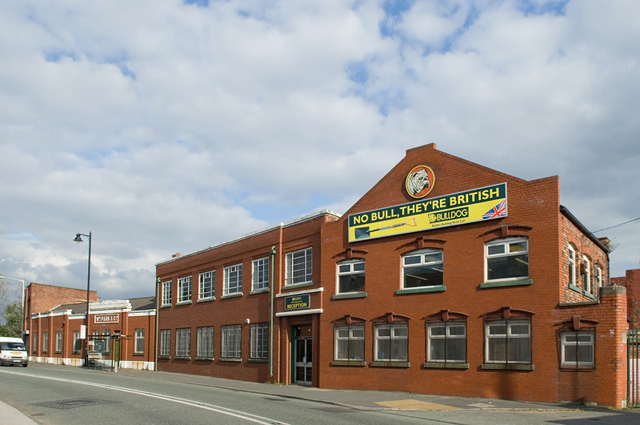WiganHistory's tweet photo. Bulldog Tools was founded by William &amp; Henry Parkes, and established in 1780 at the Clarington Forge site. They're one of the oldest businesses in Wigan still producing products on the same factory site.  

#BulldogTools #Charity #LocalHistory #Wigan https://t.co/ONPYabv49s