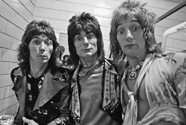 Happy <a href="/Official_Faces/">TheOfficialFaces</a> Friday!
😎👀Here are Mac, Ronnie and Rod. Good boys...when they're asleep!😉😂
@RodStewart