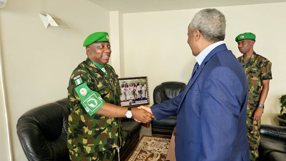 AUC_PAPS's tweet photo. Lt. Gen. Tadesse informed Maj. Gen. Samad Aksode, the newly appointed Head of the #AU-#MVCM Mission, said that his administration's primary goal is the safe return of displaced individuals to their homes.(3/4)
#AUPeaceSupport #Reconstruction #PeaceInTigray https://t.co/sGwJ7eNHVx