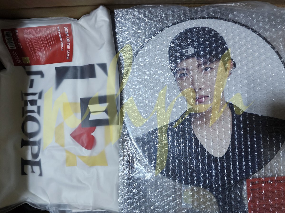 moonhubph's tweet photo. BOX 89 FINALLY!! 🖤

Masterlist is already updated, will send emails within the day. SDD and courier shipments will start next week~ 🤍

#MHPHUpdates https://t.co/OVpmd1rElB